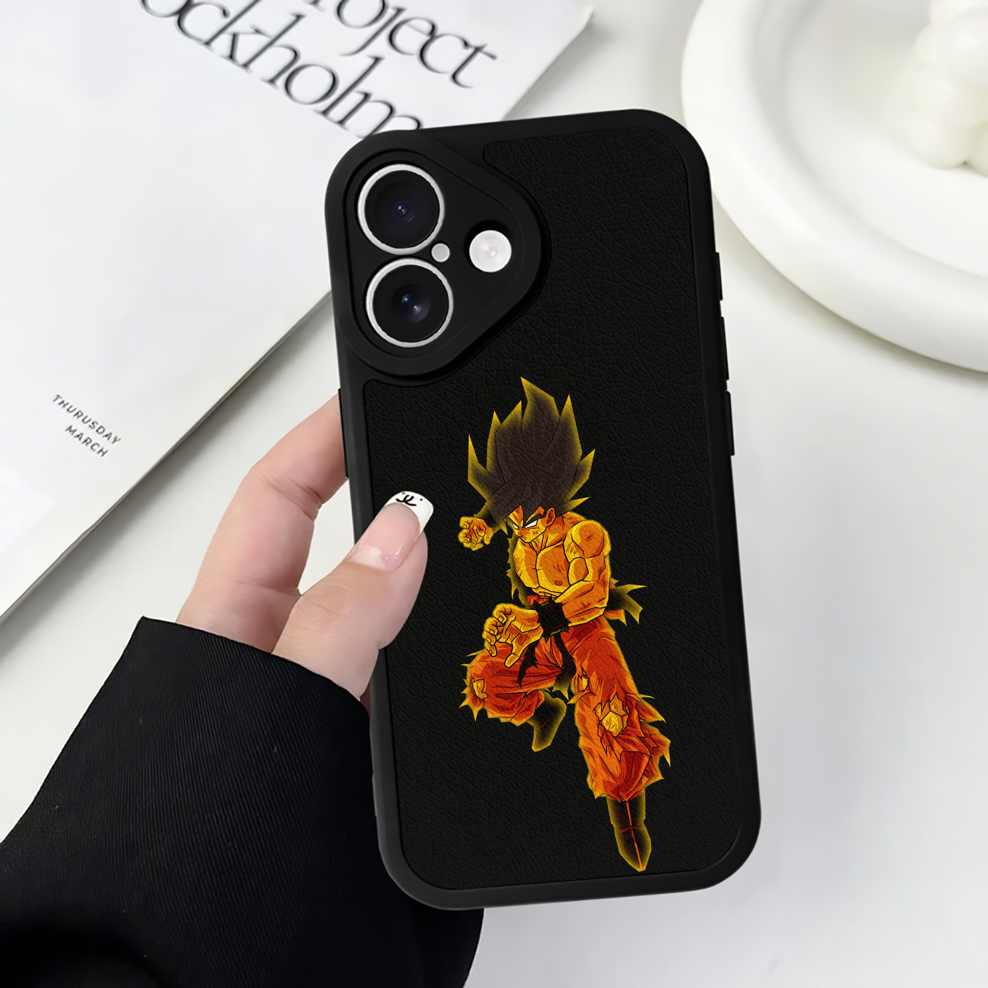 （画像用） ドラゴンボール 孫 悟飯（そんごはん）DRAGON BALL Son Gohan 【iPhone 16シリーズ対応】シリコンスマホケース（レザー調） 材質：シリコン
